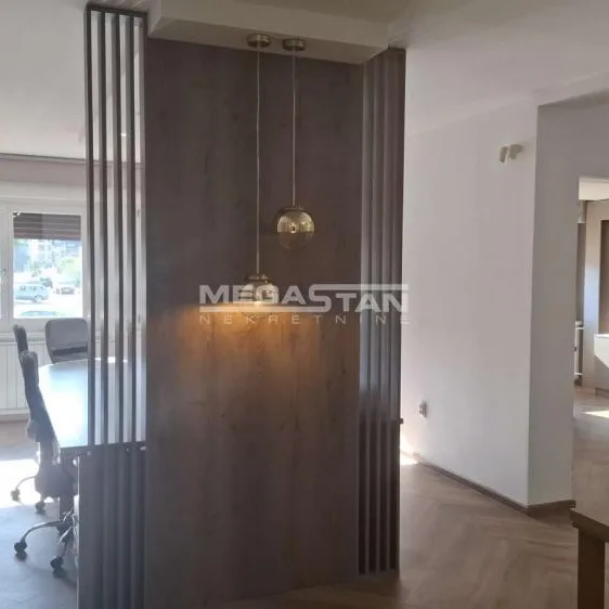 Lokal Izdavanje Beograd Blok 33 - Geneks 61 m2