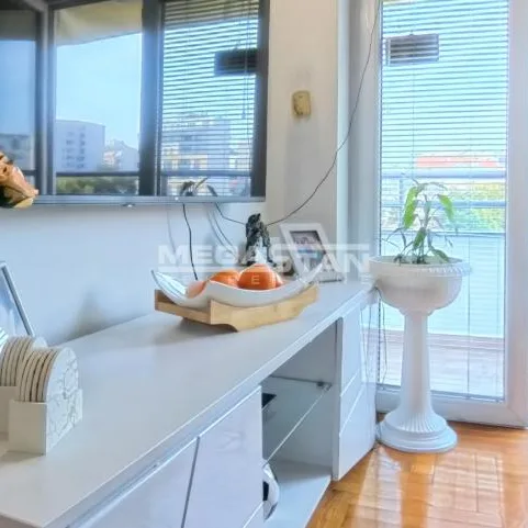 Stan Prodaja Beograd Vukov Spomenik 46 m2