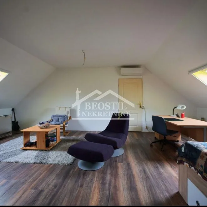 Kuća na prodaju, Centar, Kikinda, 304m², 295.000 €