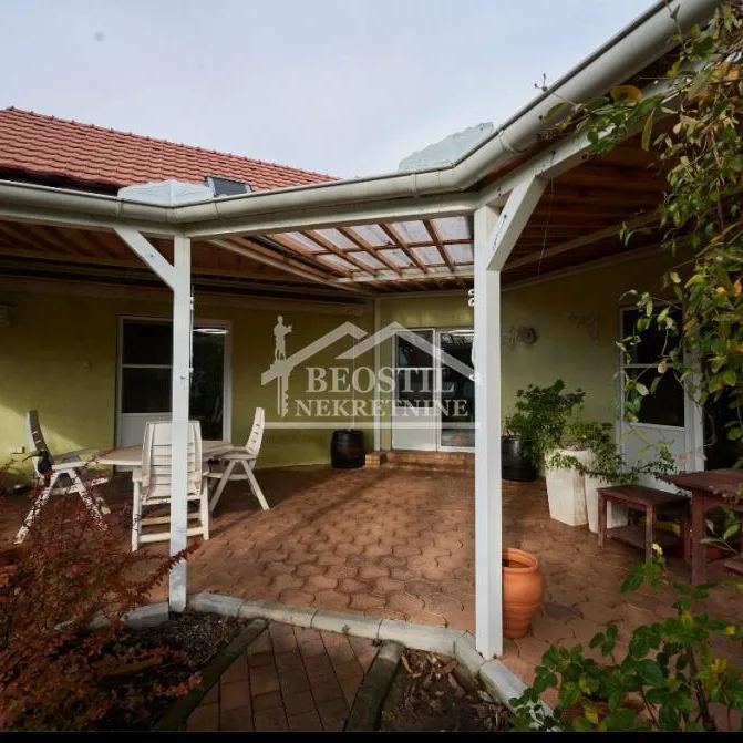 Kuća na prodaju, Centar, Kikinda, 304m², 295.000 €