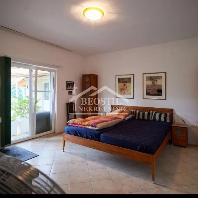 Kuća na prodaju, Centar, Kikinda, 304m², 295.000 €