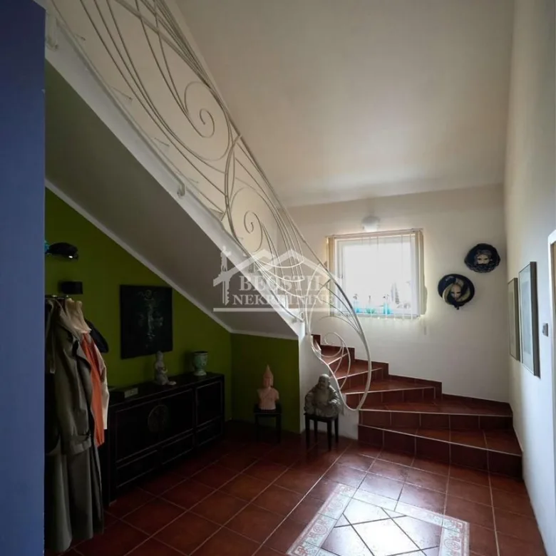 Kuća Prodaja Kikinda  304 m2