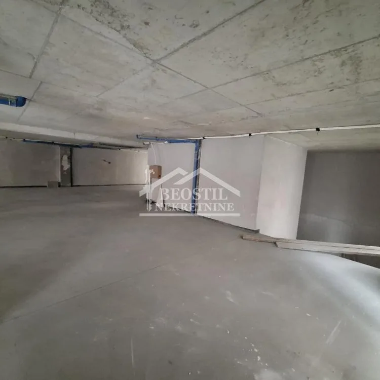 Lokal Prodaja Beograd Banovo Brdo 371.73 m2