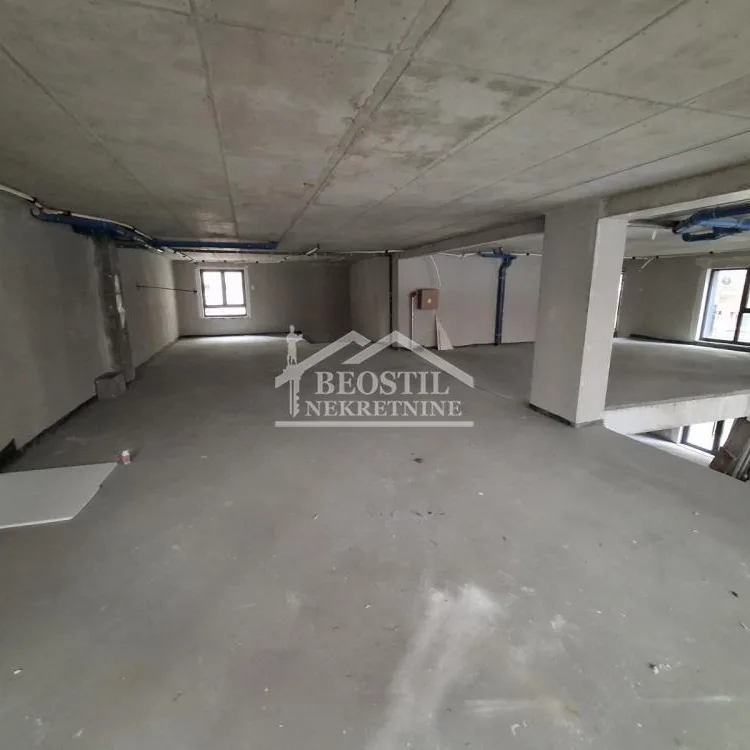 Lokal Prodaja Beograd Banovo Brdo 371.73 m2