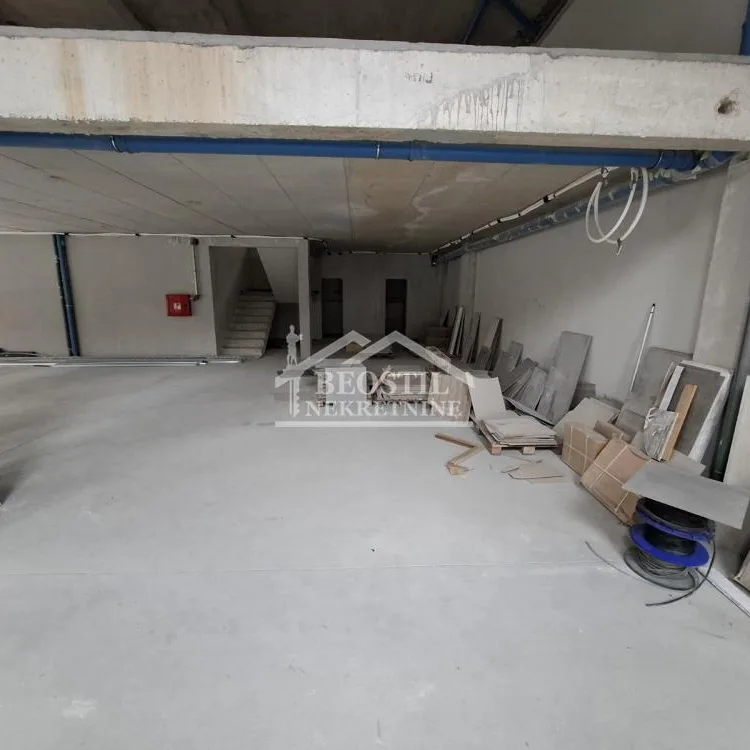Lokal na prodaju, Banovo Brdo, Beograd, 630m², 2.500.000 €