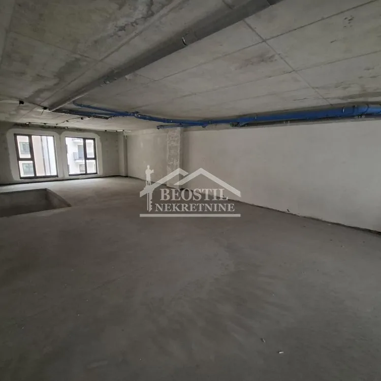 Lokal Prodaja Beograd Banovo Brdo 630 m2