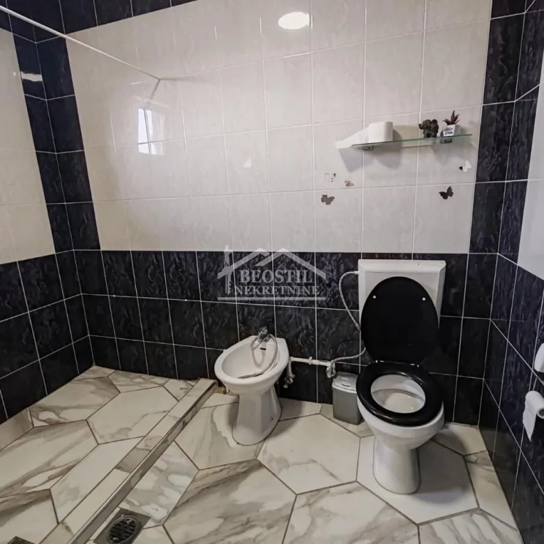Kuća Prodaja Ruma  221 m2