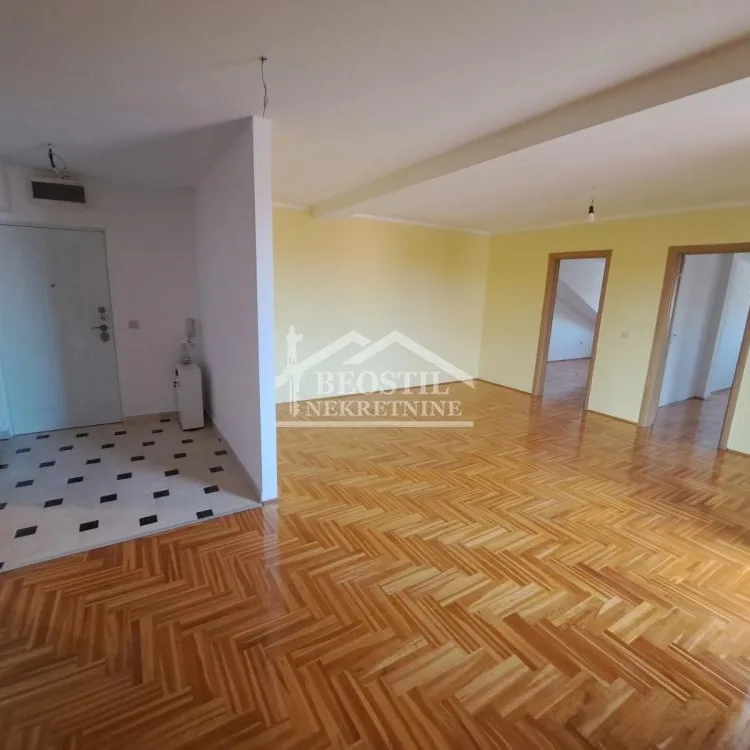 Trosoban stan na prodaju, Kaluđerica, Beograd, 72m², 117.000 €