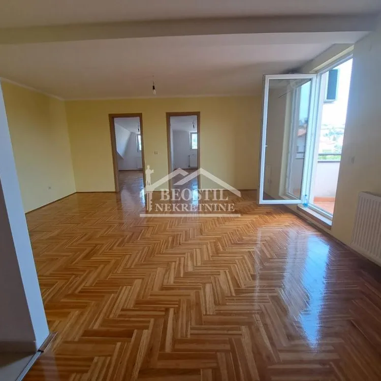 Trosoban stan na prodaju, Kaluđerica, Beograd, 72m², 117.000 €