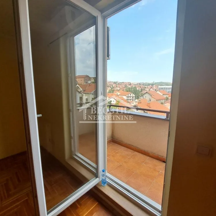 Trosoban stan na prodaju, Kaluđerica, Beograd, 72m², 117.000 €