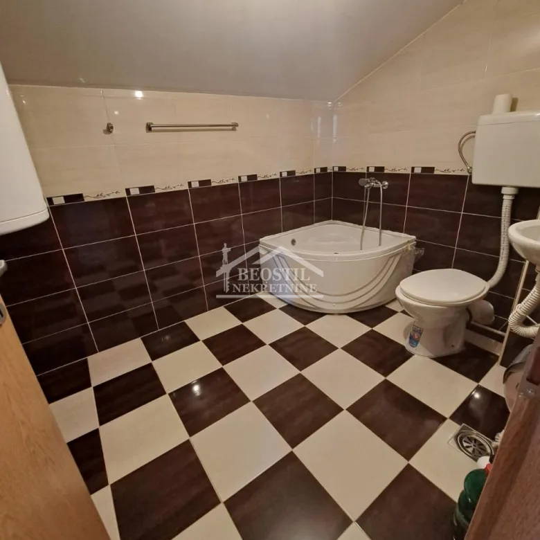 Trosoban stan na prodaju, Kaluđerica, Beograd, 72m², 117.000 €
