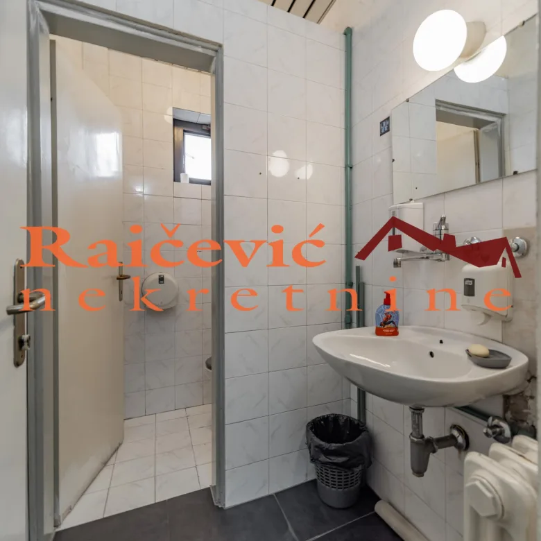 Lokal na prodaju, Banovo Brdo, Beograd, 273m², 4. sprat, 464.000 €
