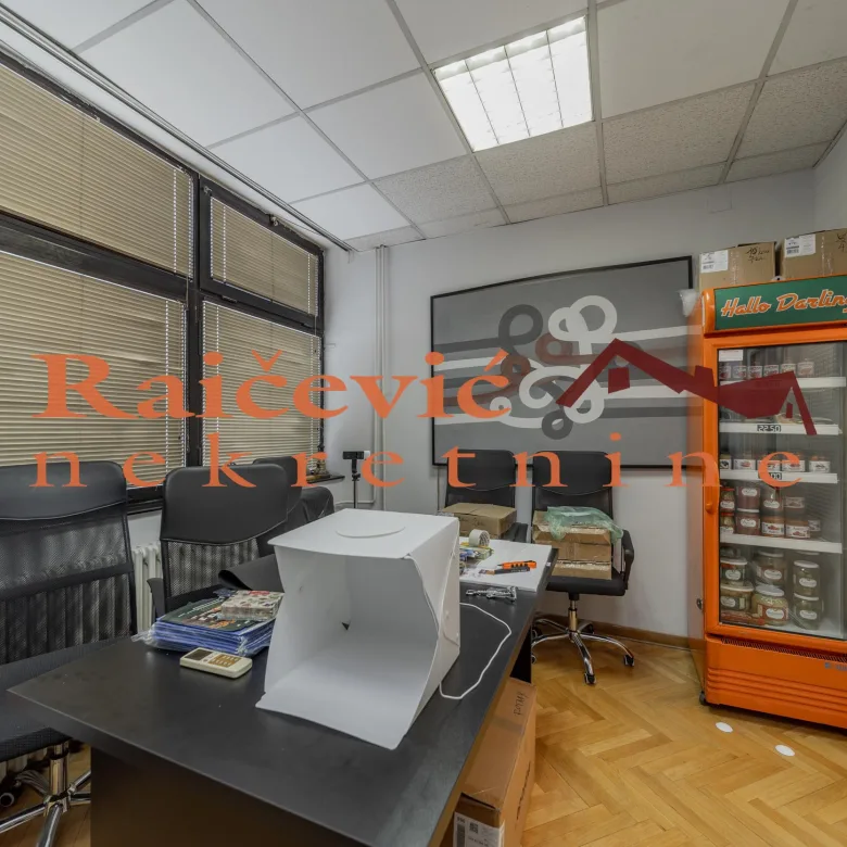Lokal na prodaju, Banovo Brdo, Beograd, 315m², 3. sprat, 630.000 €