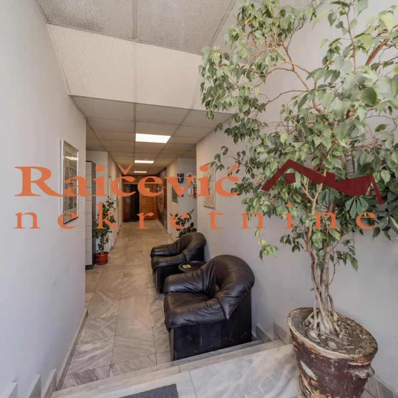 Lokal na prodaju, Banovo Brdo, Beograd, 315m², 3. sprat, 630.000 €