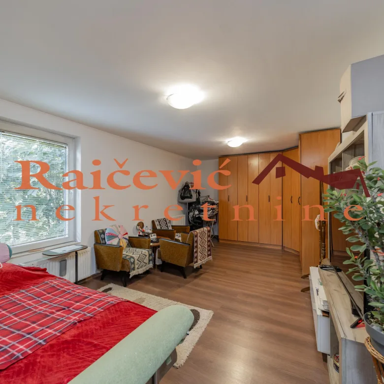 Kuća na prodaju, Resnik, Beograd, 260m², 191.000 €