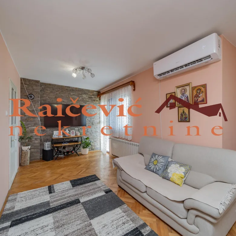 Kuća na prodaju, Starcevo, 484m², 299.000 €