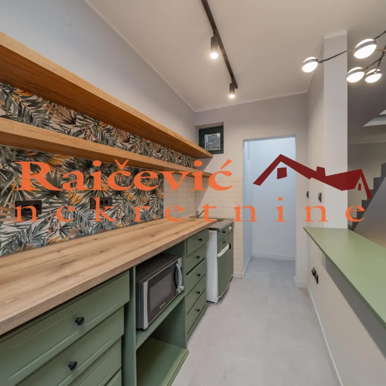 Lokal Izdavanje Beograd  152 m2