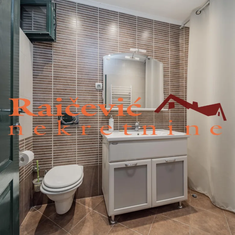 Lokal za izdavanje, Voždovac, Beograd, 152m², 2.400 €/mes