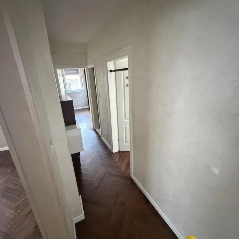 Četvorosoban stan na prodaju, Centar, Inđija, 94m², 154.500 €