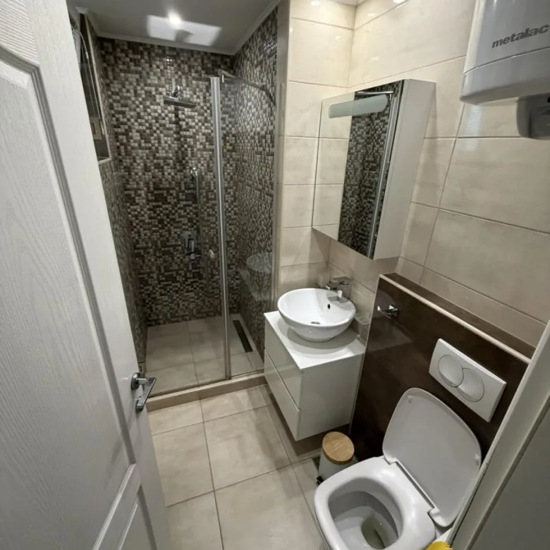 Četvorosoban stan na prodaju, Centar, Inđija, 94m², 154.500 €