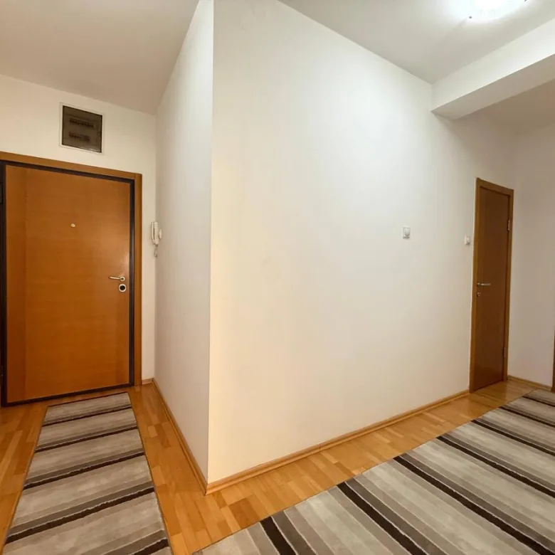 Trosoban stan na prodaju, Grbavica, Novi Sad, 63m², 221.000 €