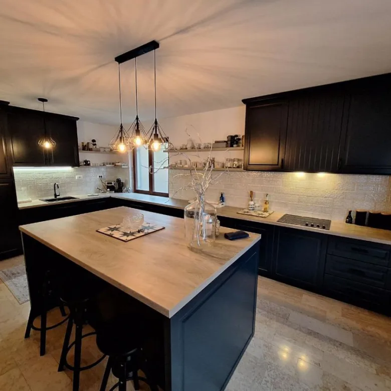 Kuća na prodaju, Centar, Beočin, 254m², 397.000 €