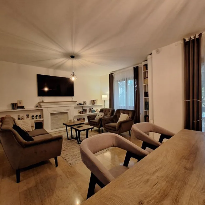 Kuća na prodaju, Centar, Beočin, 254m², 397.000 €