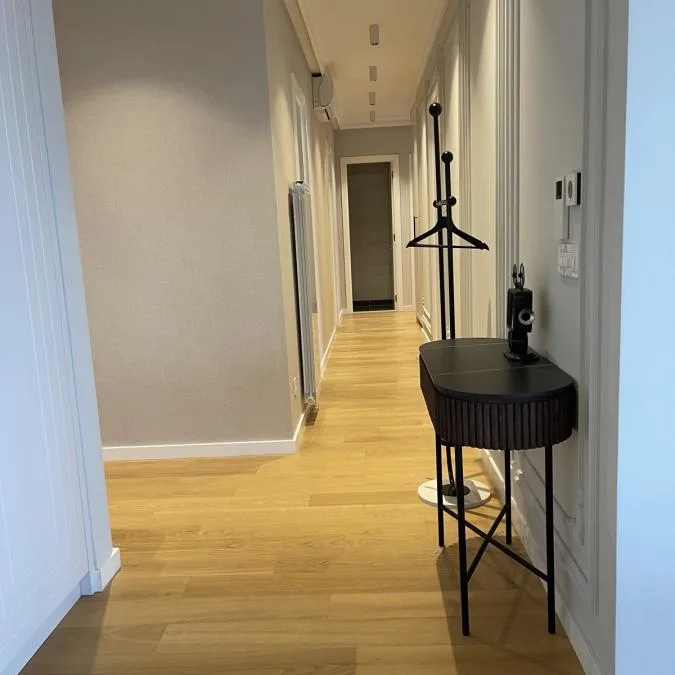 Četvorosoban stan na prodaju, Tošin Bunar, Beograd, 176m², 7. sprat, 692.000 €