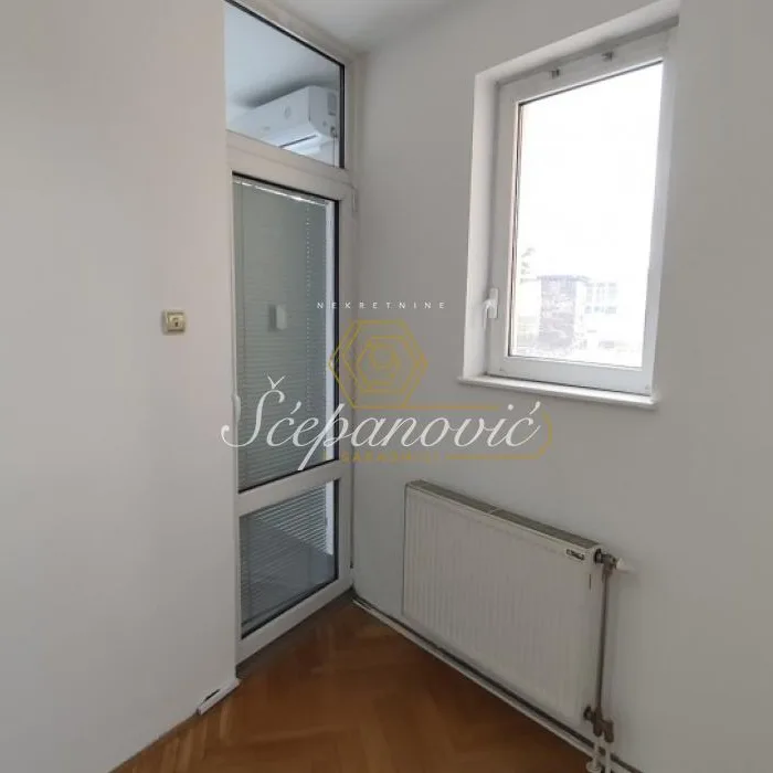 Lokal Izdavanje Novi Sad  46 m2