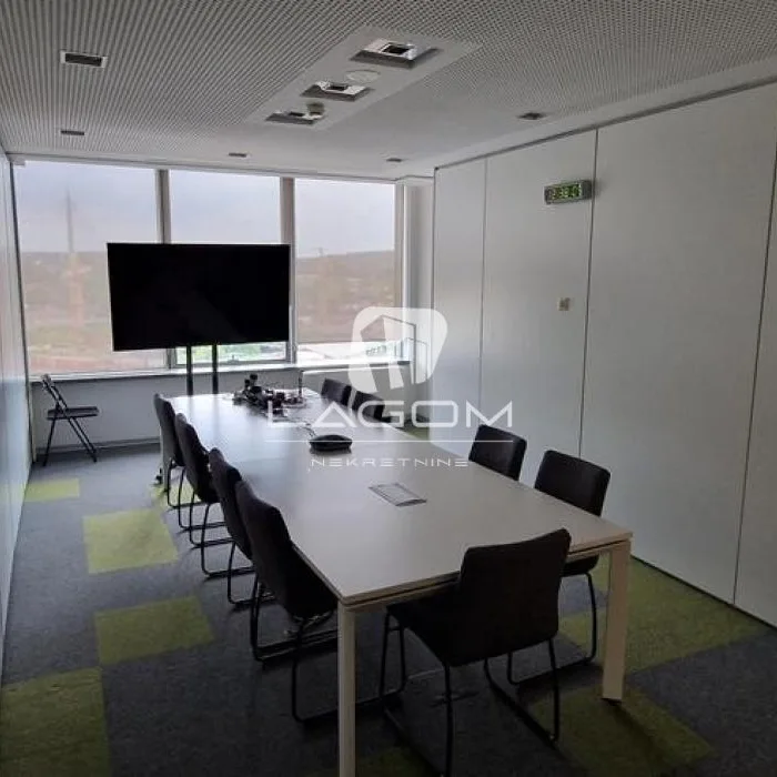 Lokal Izdavanje Beograd Blok 67 - Belville 772 m2