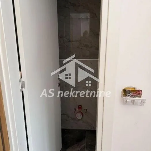 Trosoban stan na prodaju, Cara Dušana, Beograd, 58m², 174.000 €