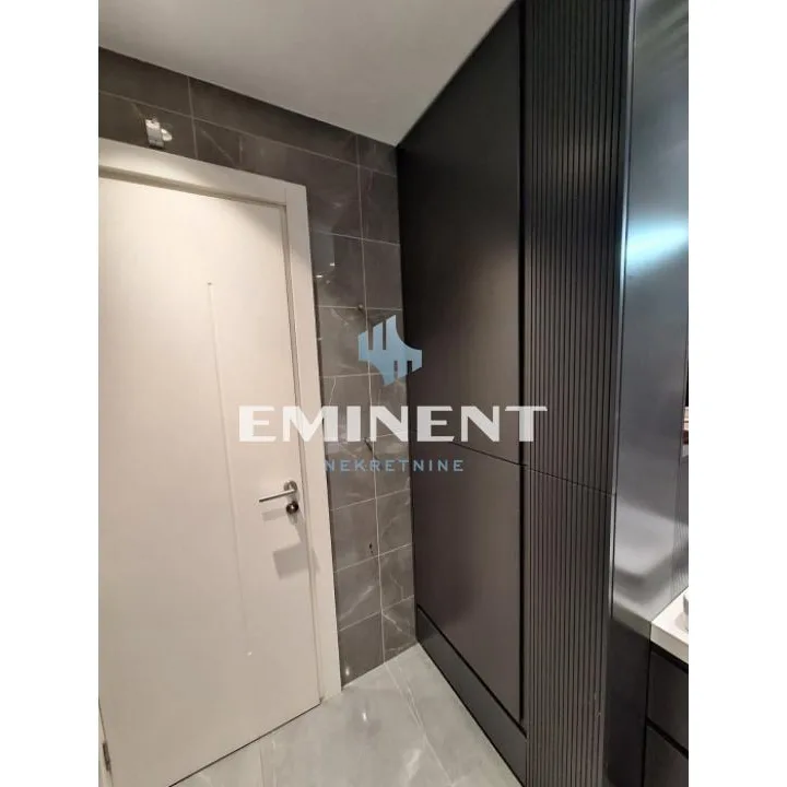 Trosoban stan na prodaju, Blok 65, Beograd, 75m², 370.000 €
