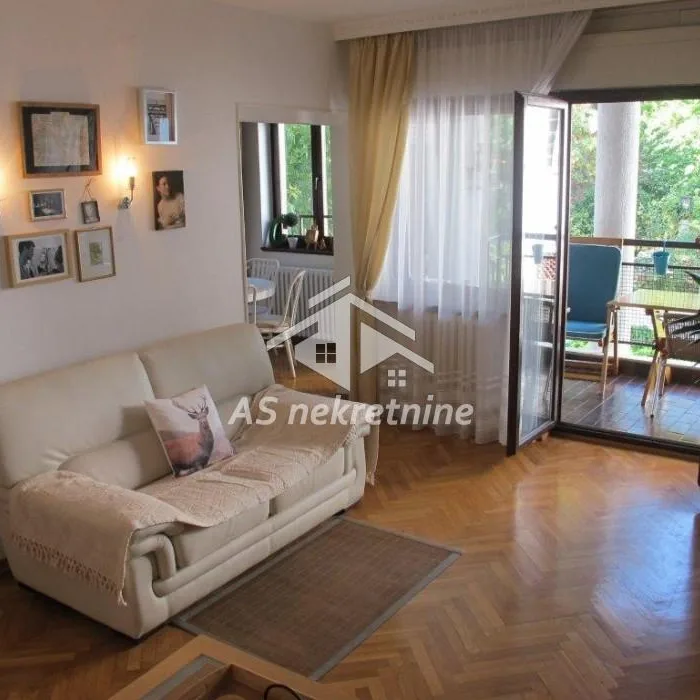 Stan Izdavanje Beograd Dedinje 90 m2