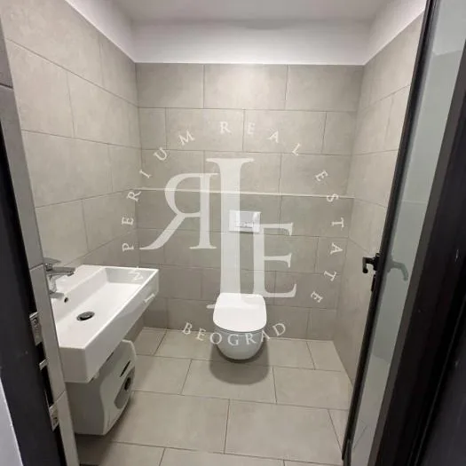 Lokal Prodaja Beograd Tošin Bunar 68 m2