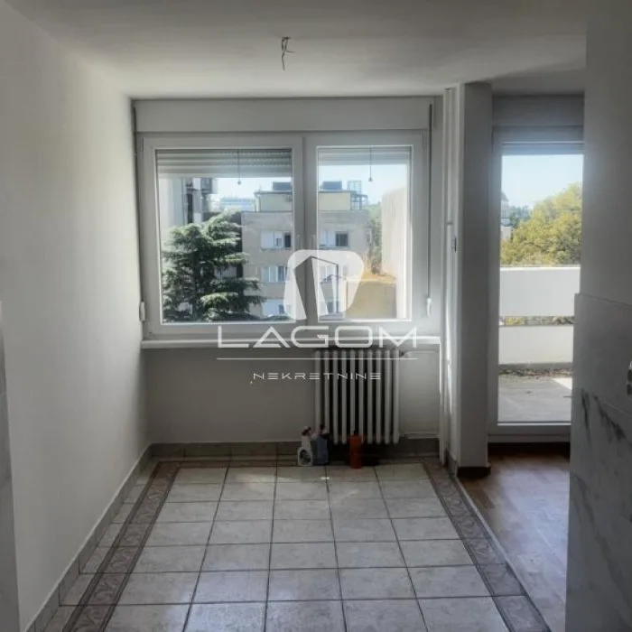 Četvorosoban stan na prodaju, Voždovačka Crkva, Beograd, 118m², 399.000 €