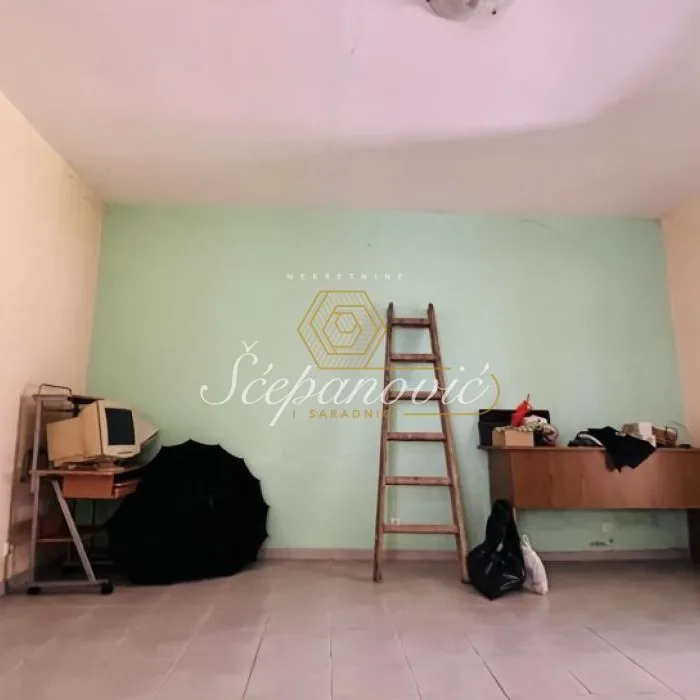 Lokal Izdavanje Temerin  202 m2