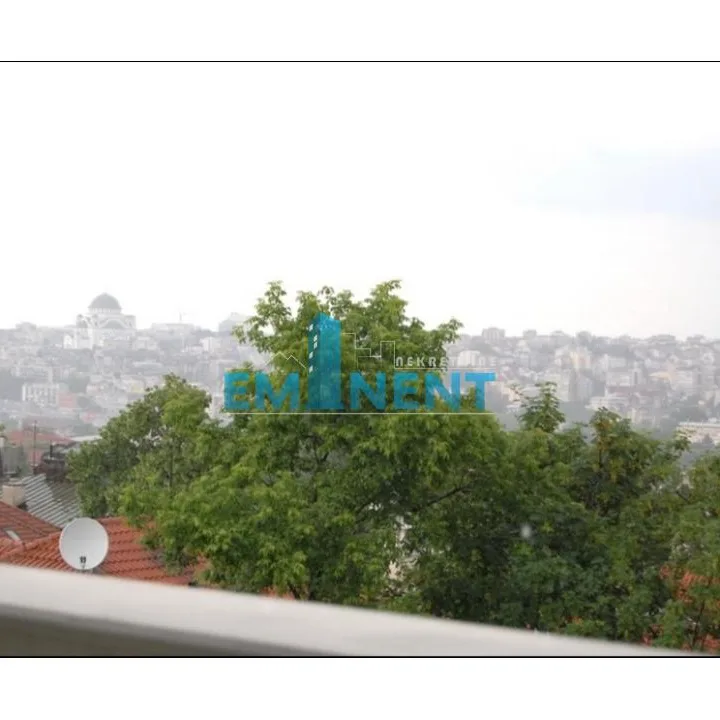 Višesoban stan za izdavanje, Dedinje, Beograd, 300m², 1. sprat, 2.500 €/mes
