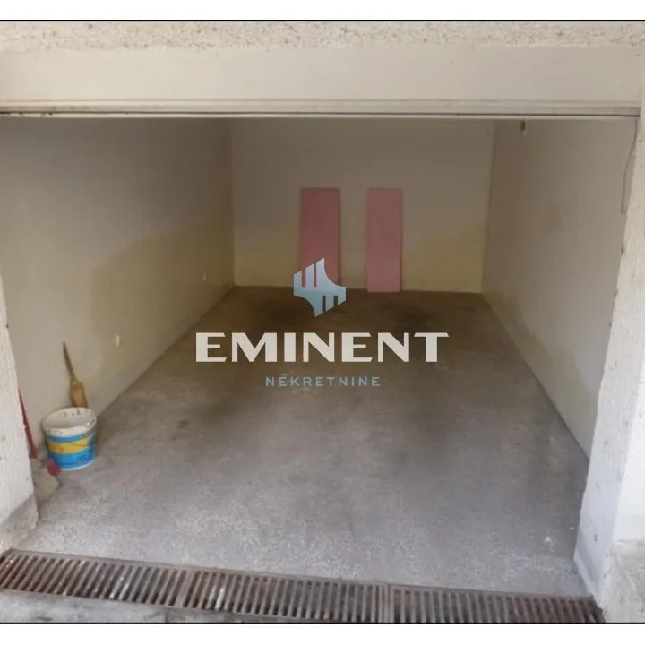 Četvorosoban stan na prodaju, Autokomanda, Beograd, 80m², 237.000 €