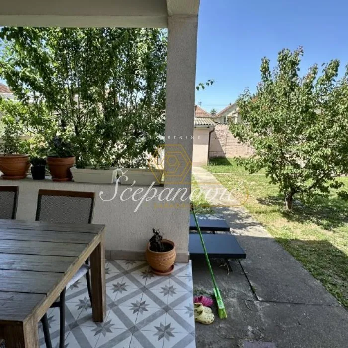 Kuća na prodaju, Blok B, Sremska Mitrovica, 135m², 170.000 €