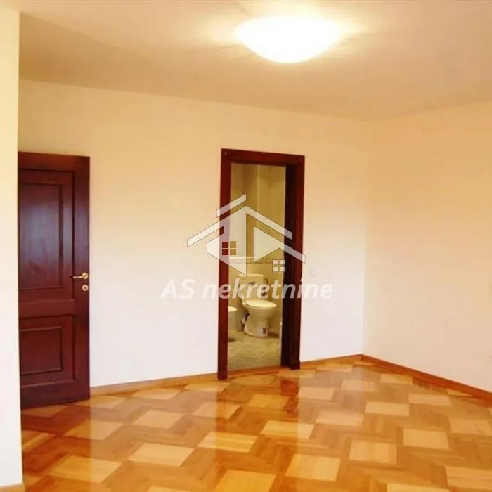 Stan Izdavanje Beograd Dedinje 250 m2
