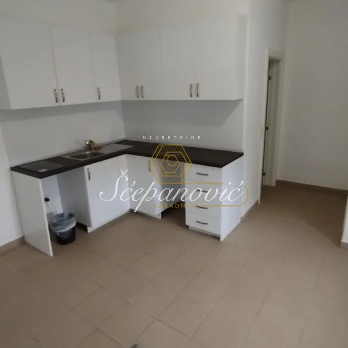 Kuća Prodaja Novi Sad  795 m2