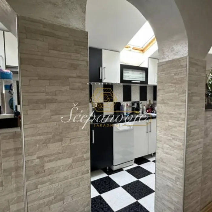 Kuća Prodaja Novi Sad  204 m2
