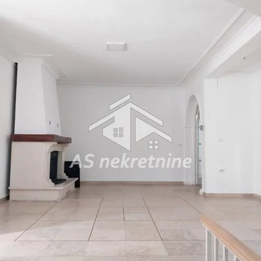 Kuća Izdavanje Beograd Neimar 260 m2