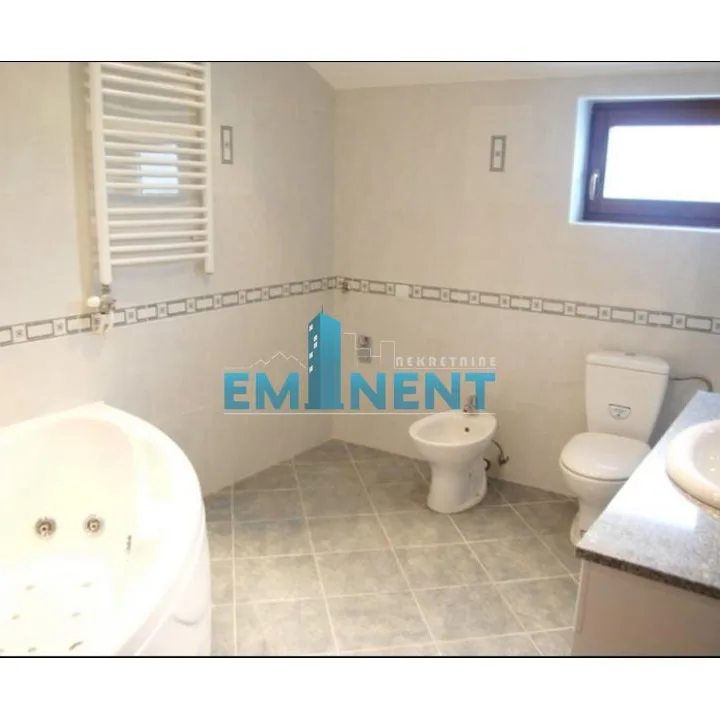 Višesoban stan za izdavanje, Dedinje, Beograd, 300m², 1. sprat, 2.500 €/mes