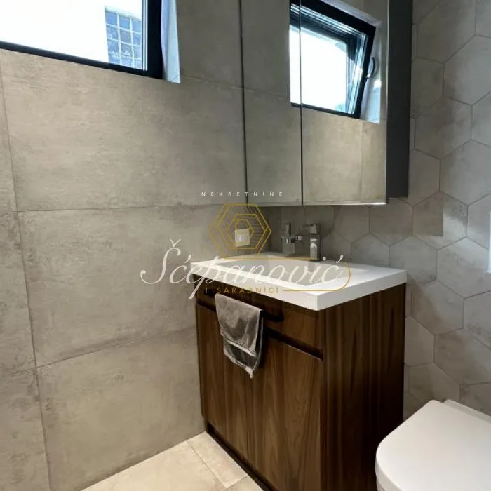 Četvorosoban stan za izdavanje, Krunska, Beograd, 163m², 3.500 €/mes