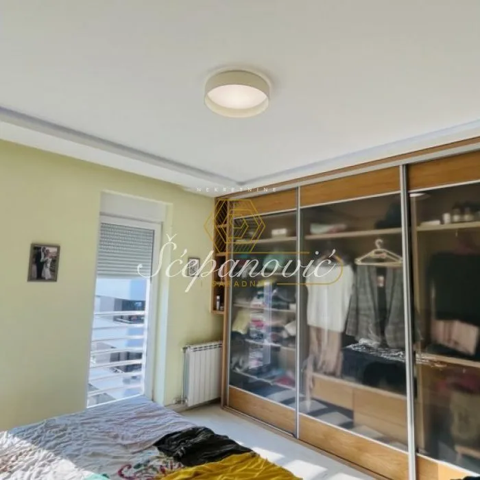 Stan Prodaja Novi Sad  181 m2
