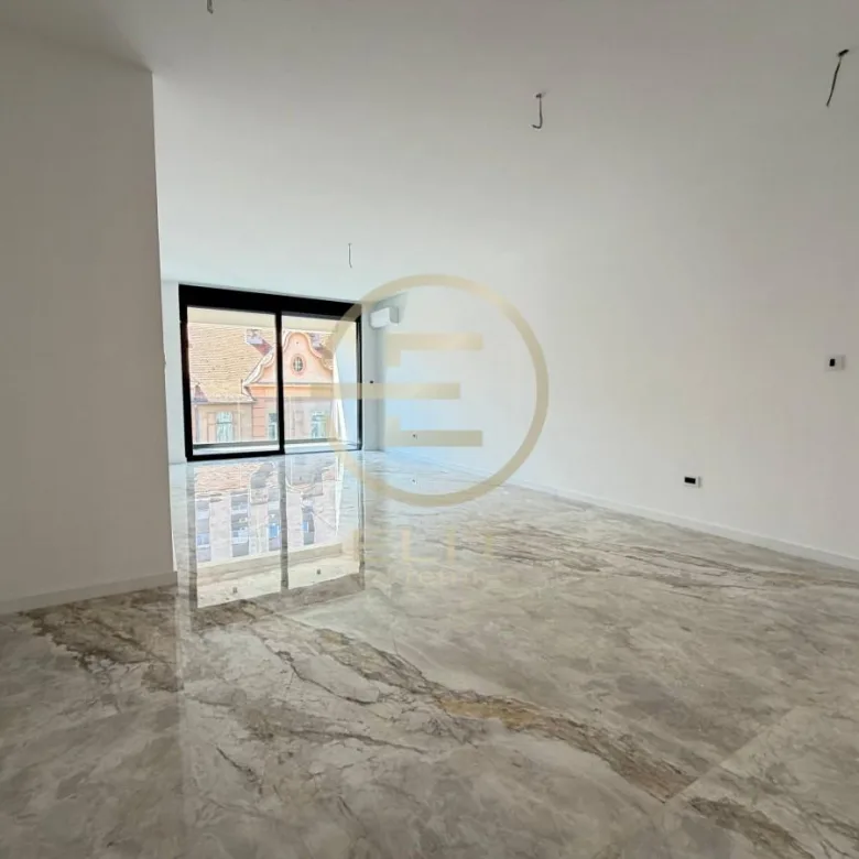 Stan Prodaja Novi Sad  100 m2