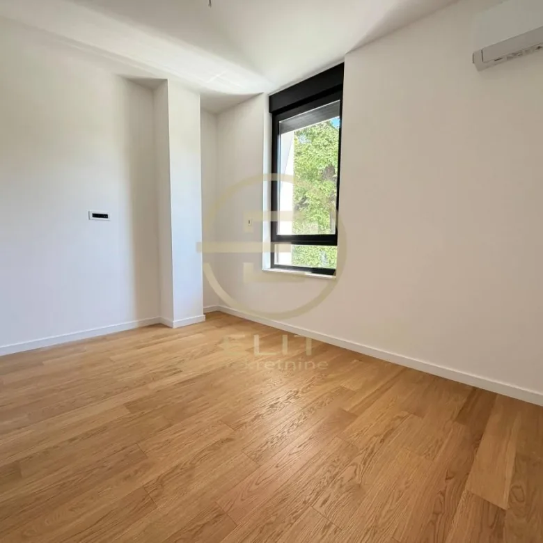Četvorosoban stan na prodaju, Centar, Novi Sad, 120m², 588.000 €