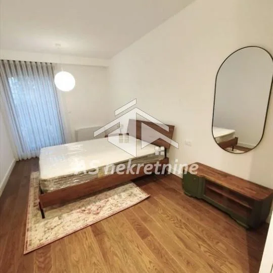 Trosoban stan za izdavanje, Kalenić Pijaca, Beograd, 99m², 1. sprat, 1.900 €/mes