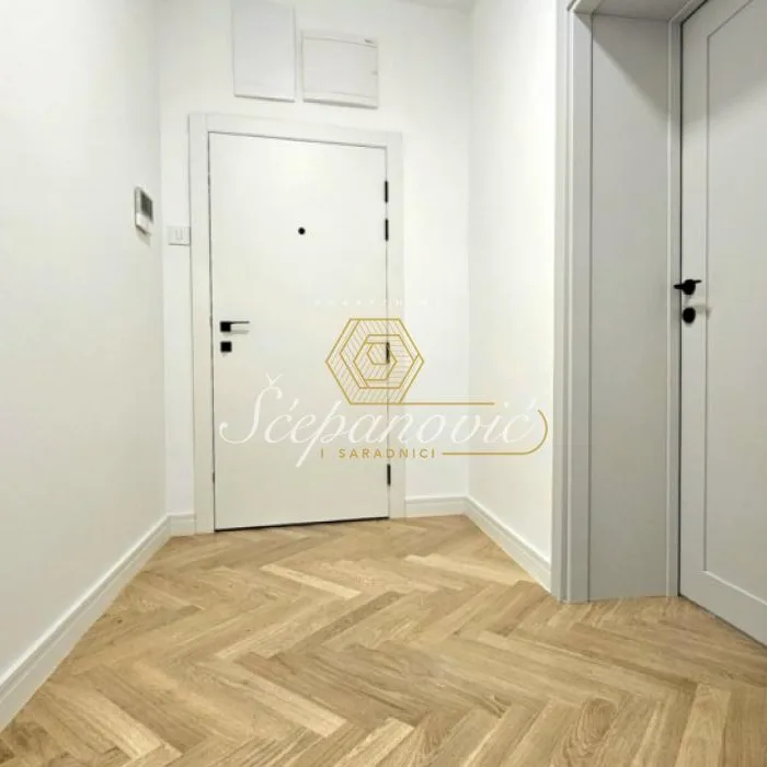 Stan Prodaja Novi Sad  75 m2